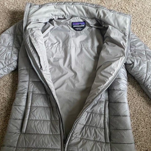 Patagonia Women's Radalie Silver/Grey Puffer Parka Coat - Picture 6 of 8